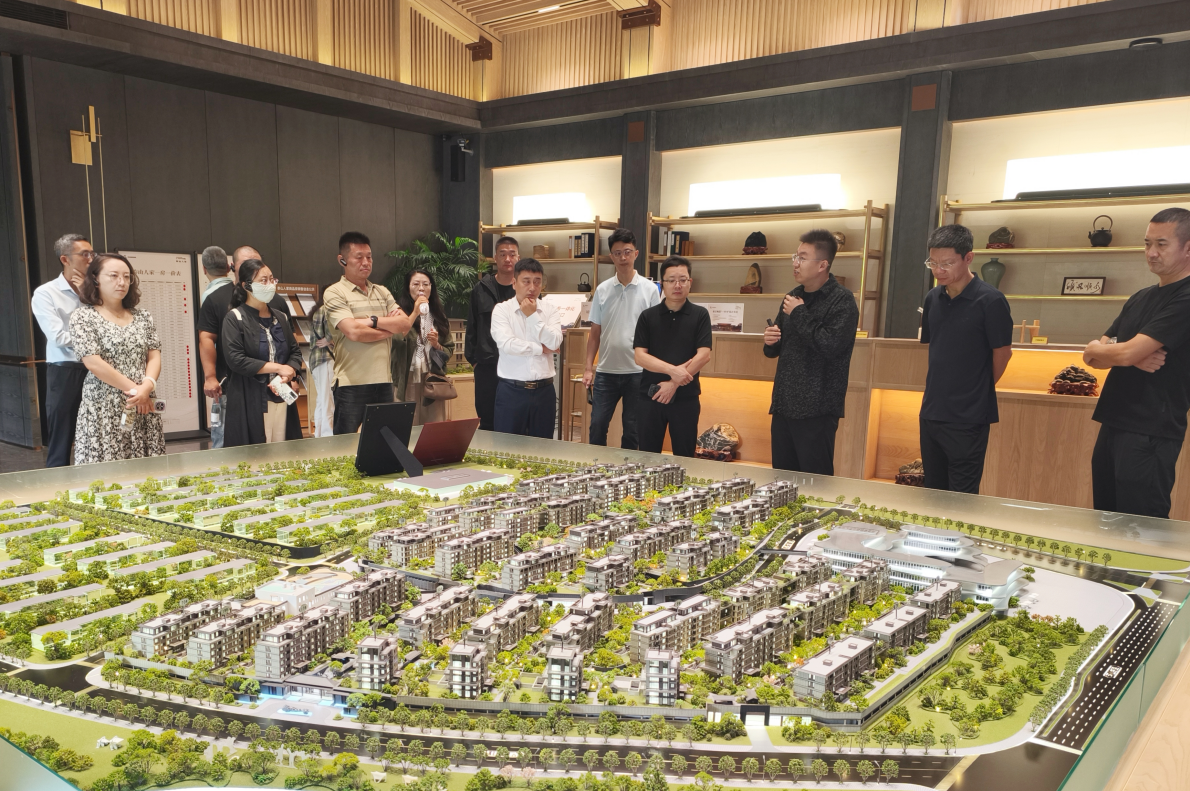 信华发展公司赴淄博、泰安、枣庄开展对标考察学习